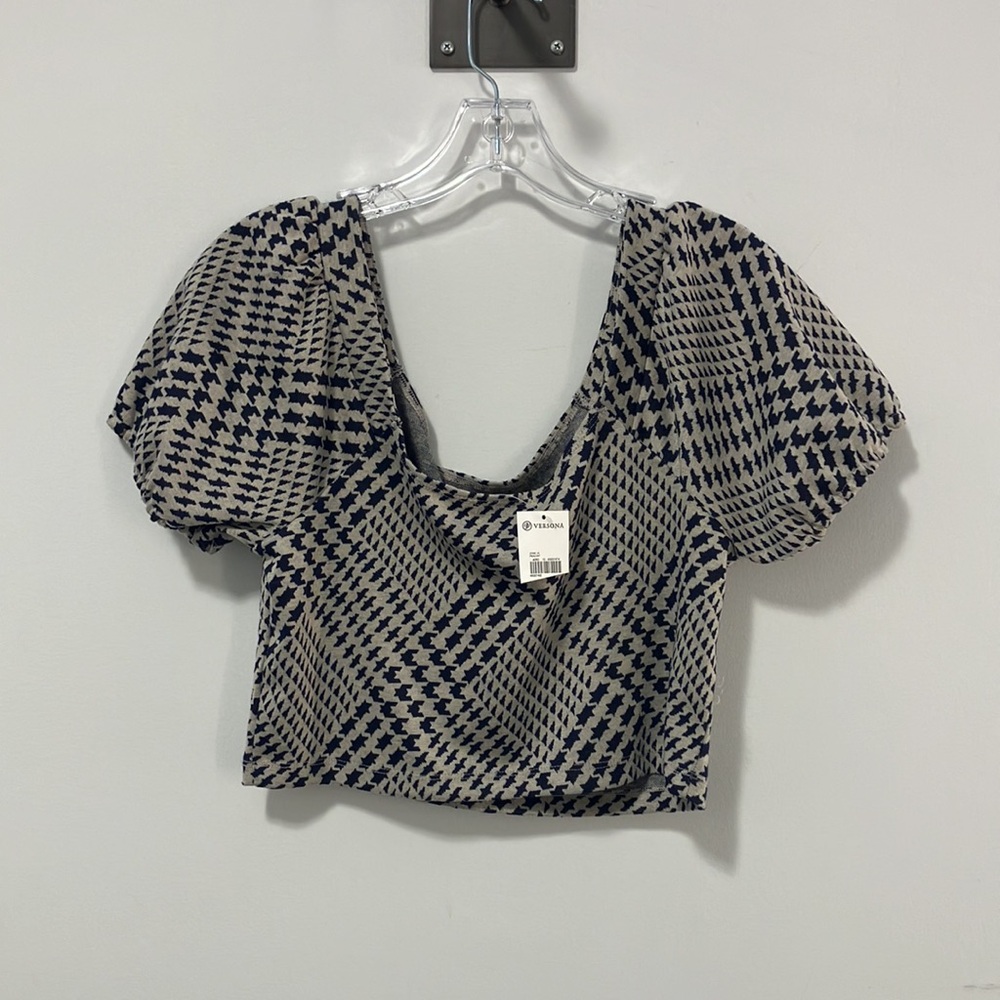 Patterned Crop Top - Picture 7 of 7